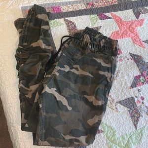 Camo Skinny Pants